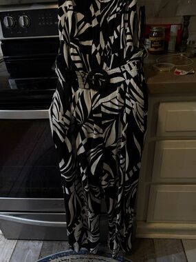 Tahari Black and White Tropical Print Maxi Dress with Belt